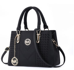 Fashionable Shoulder Bag - Versatile Crossbody Bag