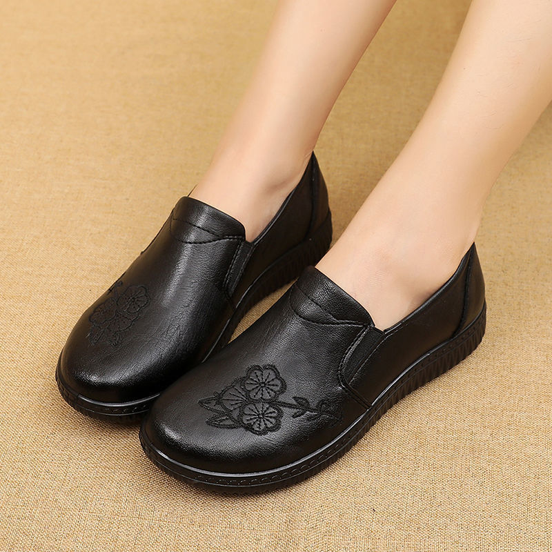 Comfortable Soft Sole Flat Shoes for Older Women