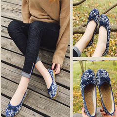 New Beijing Style Embroidered Flat Shoes for Women