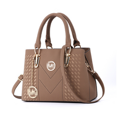 Fashionable Shoulder Bag - Versatile Crossbody Bag