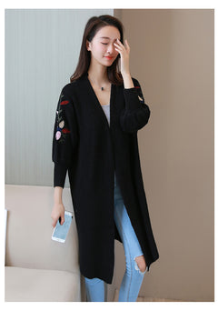 Women's Embroidered Pocket Cardigan for Fall/Winter