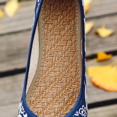 New Beijing Style Embroidered Flat Shoes for Women