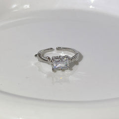 Premium Zircon Ring for Women's Elegant Luxury