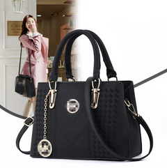 Fashionable Shoulder Bag - Versatile Crossbody Bag